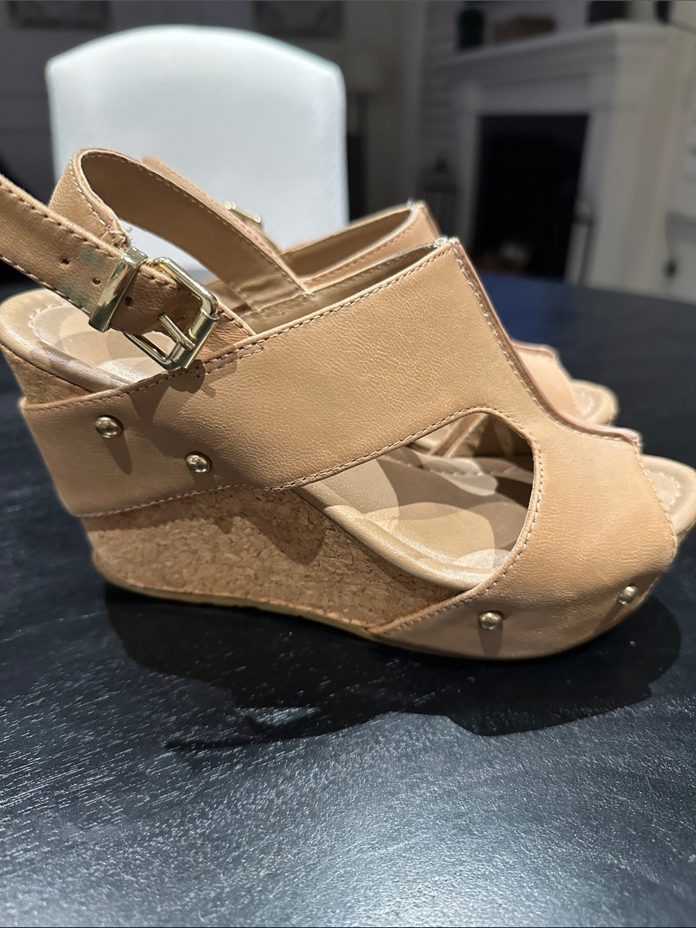 Reaction Kenneth Cole Nude Tan Cork Wedge Sandals